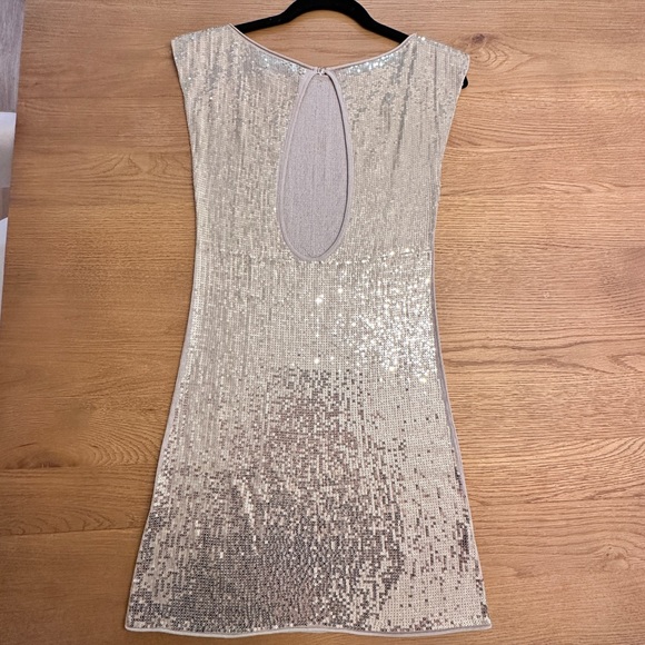 Alice And Olivia Sequence Mini Dress ✨ - Picture 3 of 12